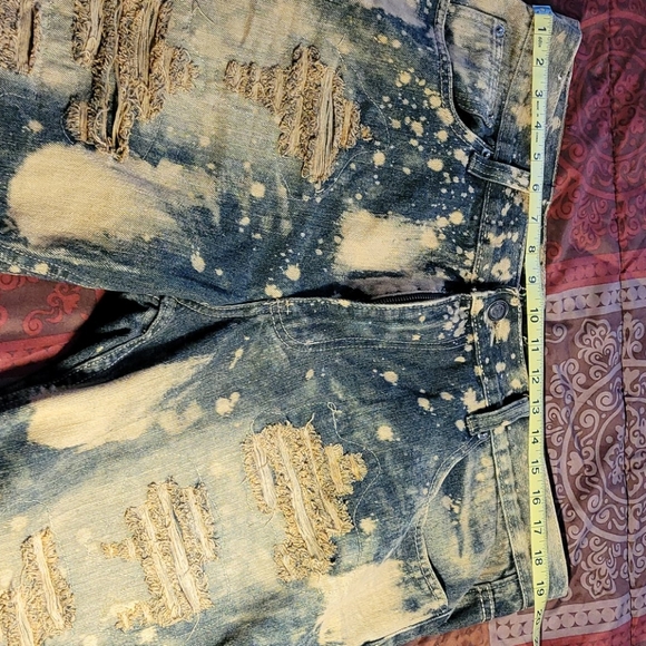 Denim shorts - Picture 3 of 4